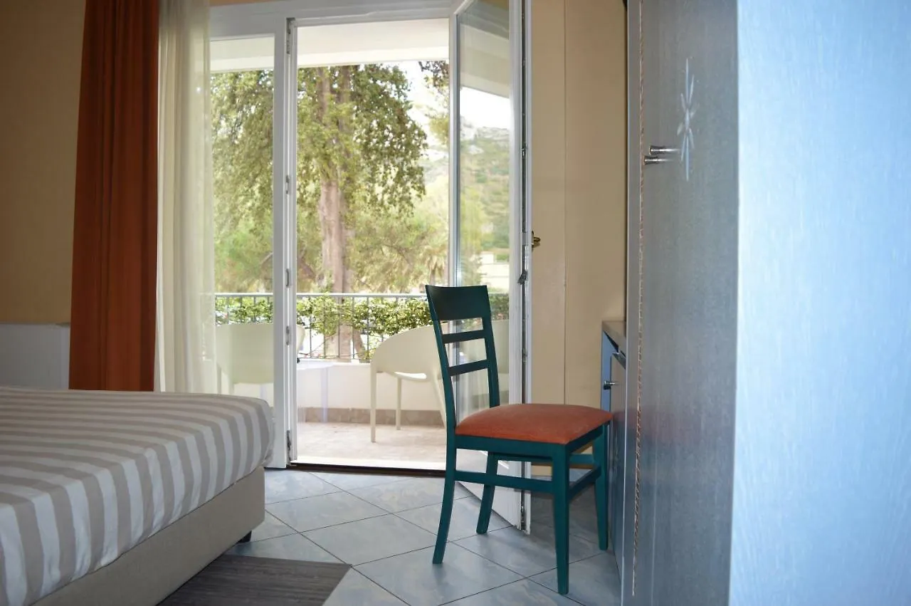 Hotel Chentu Lunas Cagliari
